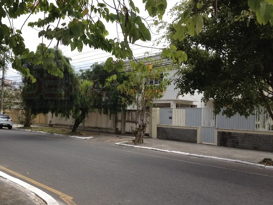 Foto 1 de Casa com 5 Quartos para venda ou aluguel, 300m² em Parque Tamandaré, Campos dos Goytacazes