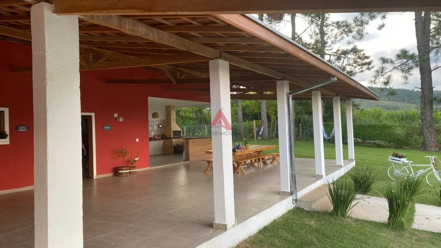 Foto 1 de Fazenda/Sítio com 3 Quartos à venda, 230m² em Chacara Itapoa, Jacareí