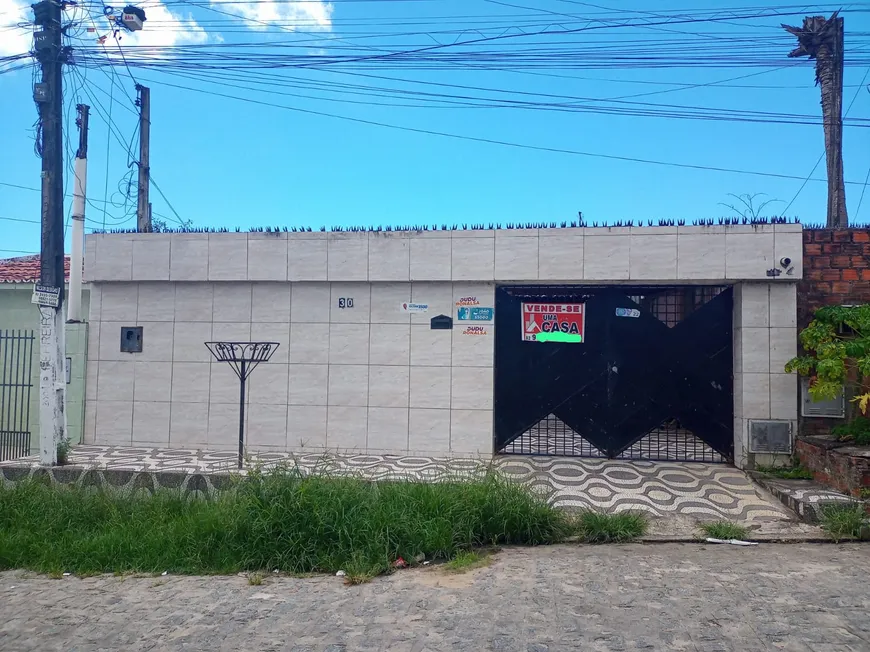 Foto 1 de Casa com 3 Quartos à venda, 198m² em Tabuleiro do Martins, Maceió