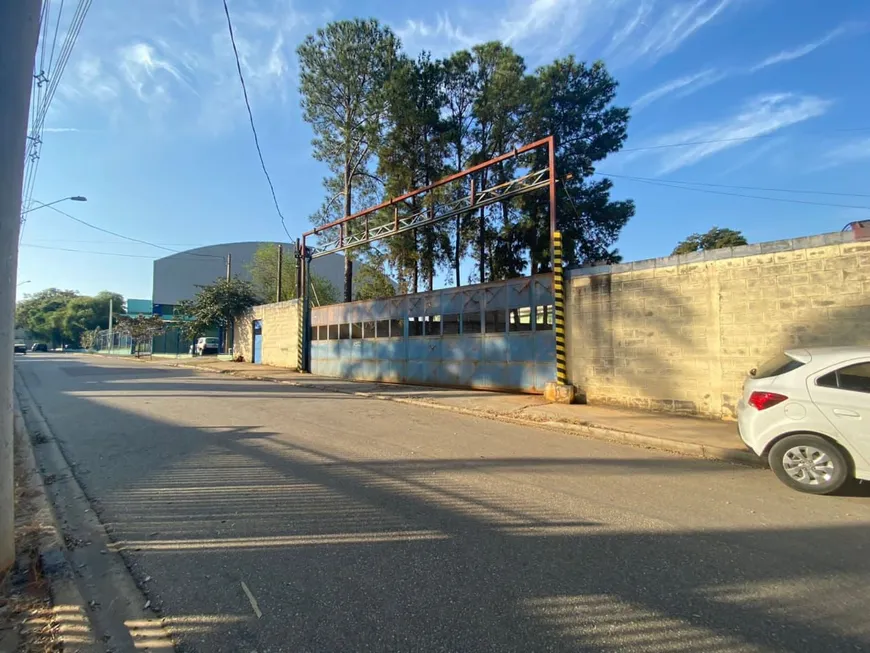 Foto 1 de Galpão/Depósito/Armazém para venda ou aluguel, 844m² em Iporanga, Sorocaba