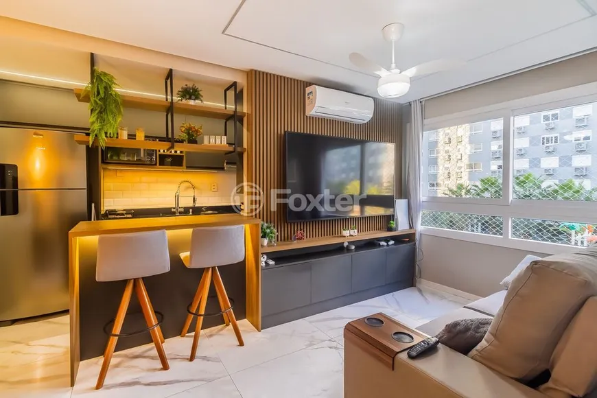 Foto 1 de Apartamento com 3 Quartos à venda, 68m² em Jardim Lindóia, Porto Alegre