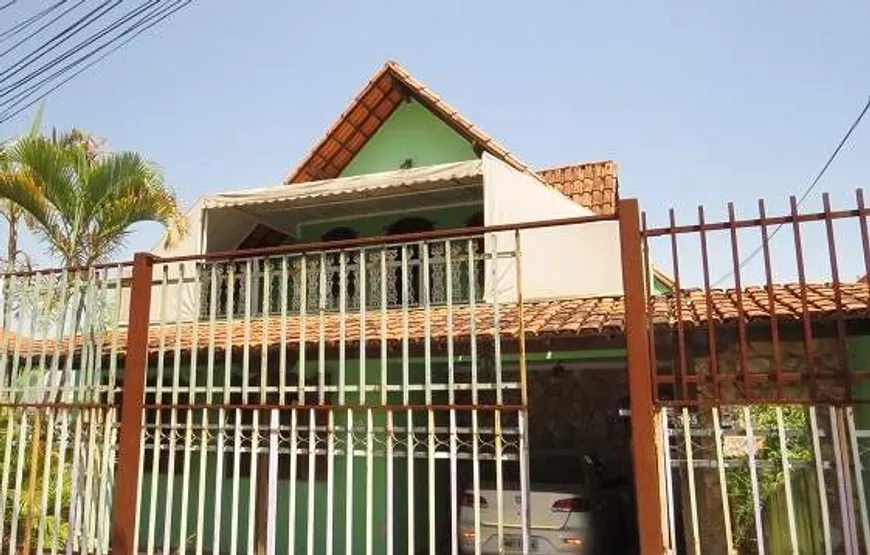 Foto 1 de Casa com 4 Quartos à venda, 336m² em Minascaixa, Belo Horizonte