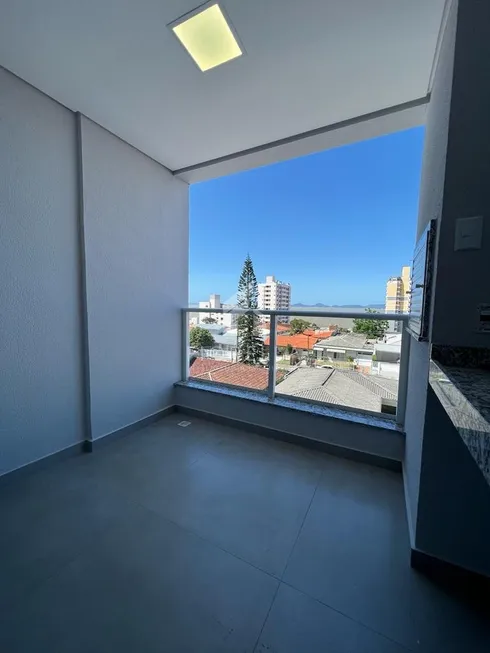 Foto 1 de Apartamento com 2 Quartos à venda, 75m² em Barreiros, São José