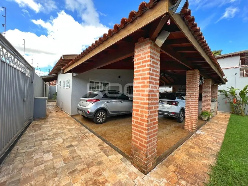 Foto 1 de Casa com 4 Quartos à venda, 196m² em Parque Santa Felícia Jardim, São Carlos