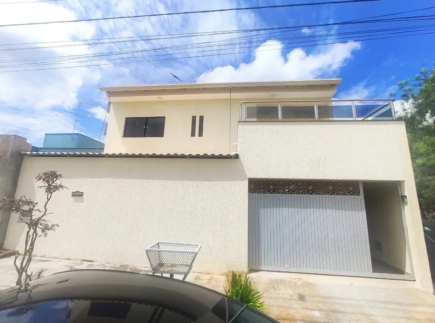 Foto 1 de Casa com 5 Quartos à venda, 150m² em Setor Residencial Oeste, Brasília