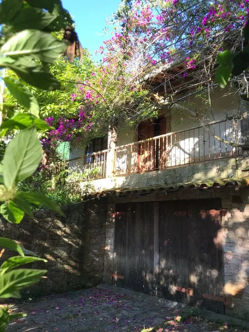 Foto 1 de Casa com 5 Quartos à venda, 336m² em Castelanea, Petrópolis
