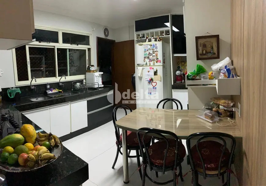 Foto 1 de Apartamento com 4 Quartos à venda, 237m² em Centro, Uberlândia