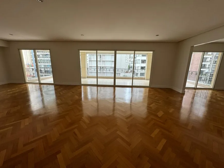 Foto 1 de Apartamento com 4 Quartos para venda ou aluguel, 339m² em Higienópolis, São Paulo