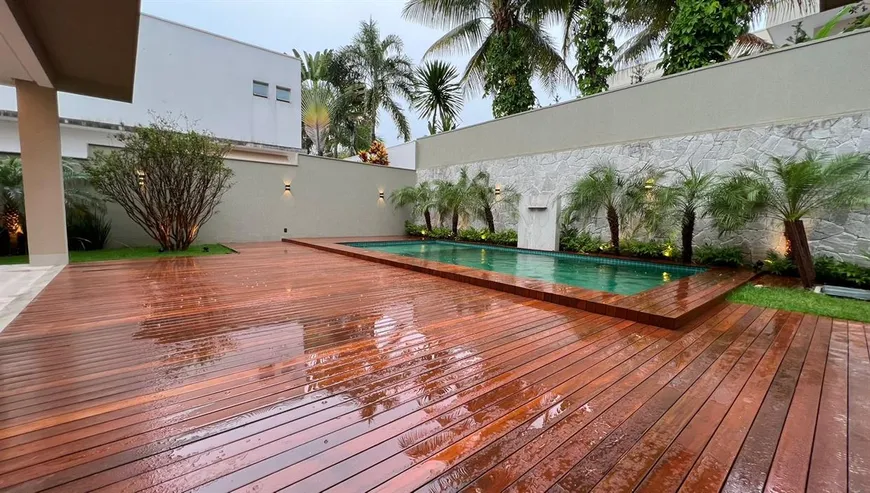 Foto 1 de Casa de Condomínio com 5 Quartos à venda, 601m² em Residencial Alphaville, Goiânia