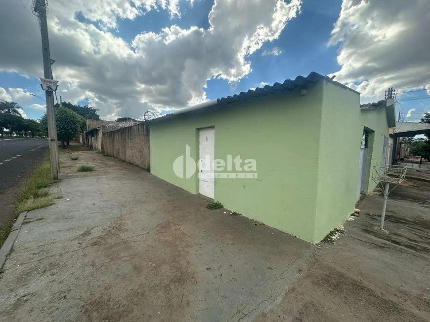 Foto 1 de Casa com 3 Quartos para alugar, 159m² em Jaraguá, Uberlândia