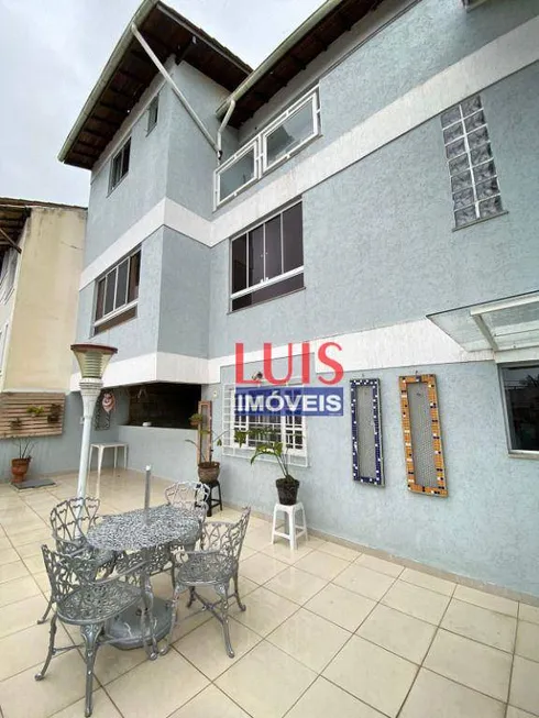 Foto 1 de Casa com 4 Quartos à venda, 262m² em Camboinhas, Niterói