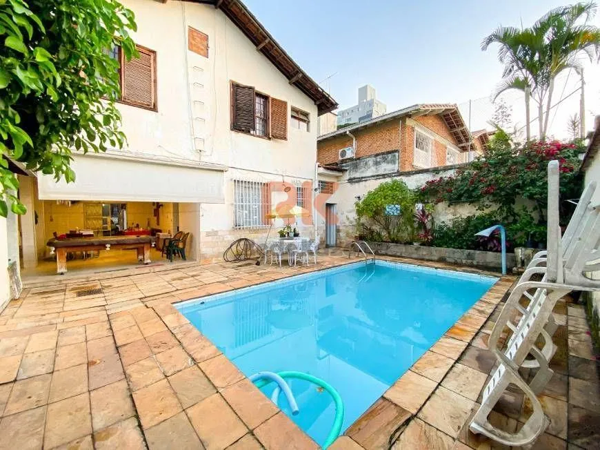 Foto 1 de Casa com 7 Quartos para alugar, 300m² em São José, Belo Horizonte
