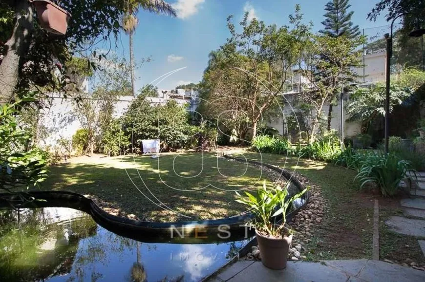 Foto 1 de Sobrado com 5 Quartos à venda, 741m² em Jardim dos Estados, São Paulo