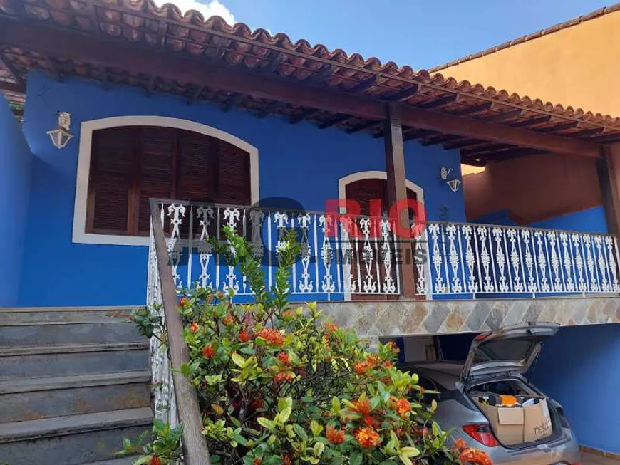 Foto 1 de Casa de Condomínio com 3 Quartos à venda, 226m² em Taquara, Rio de Janeiro