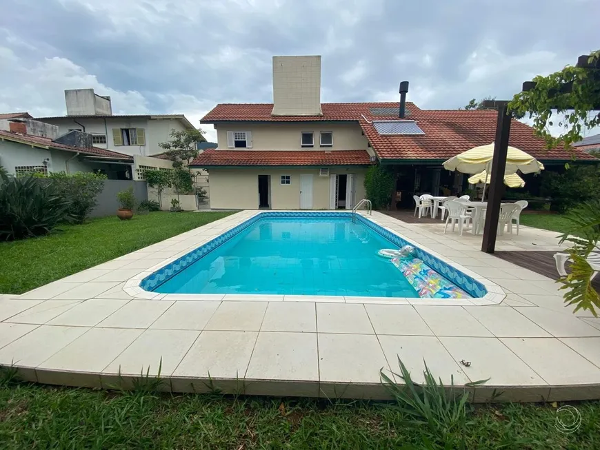 Foto 1 de Casa com 4 Quartos à venda, 319m² em Córrego Grande, Florianópolis