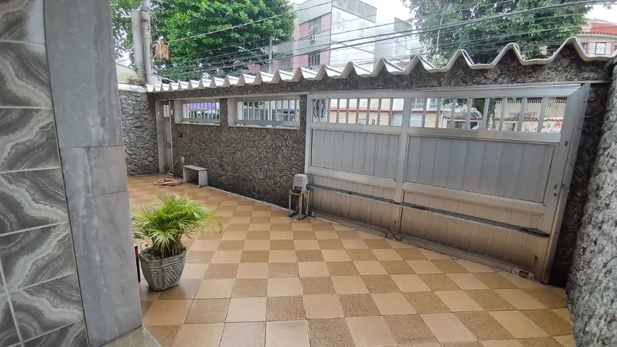 Foto 1 de Casa com 3 Quartos à venda, 450m² em Vista Alegre, Rio de Janeiro