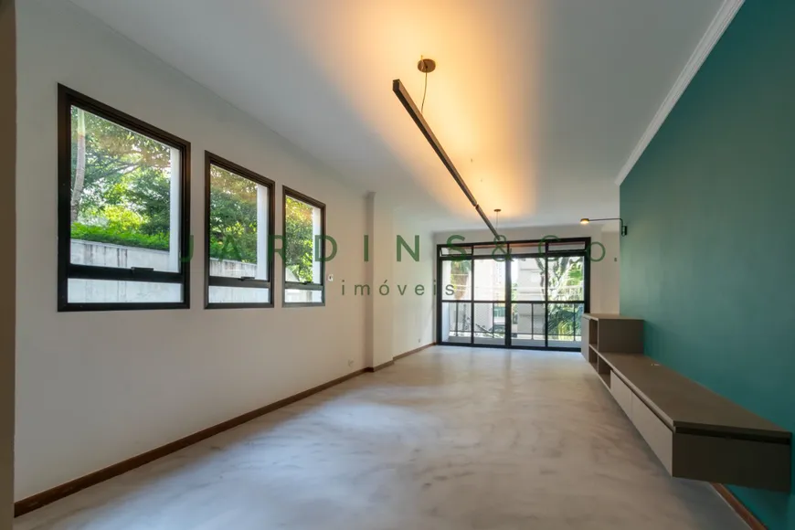 Foto 1 de Apartamento com 3 Quartos à venda, 189m² em Jardim Paulista, São Paulo