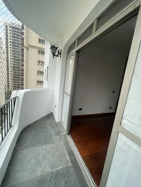 Foto 1 de Apartamento com 3 Quartos para alugar, 80m² em Campo Belo, São Paulo