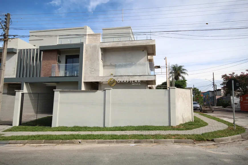 Foto 1 de Sobrado com 3 Quartos à venda, 147m² em Fazendinha, Curitiba