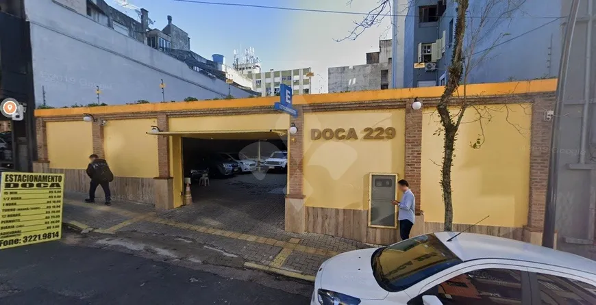 Foto 1 de Lote/Terreno à venda, 610m² em Centro, Porto Alegre