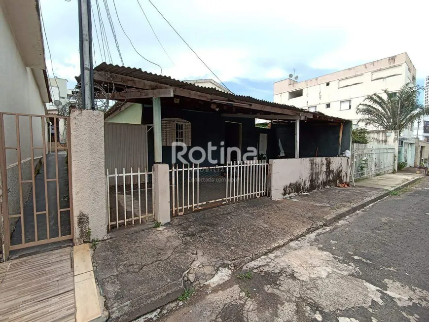 Foto 1 de Lote/Terreno à venda, 300m² em Cazeca, Uberlândia