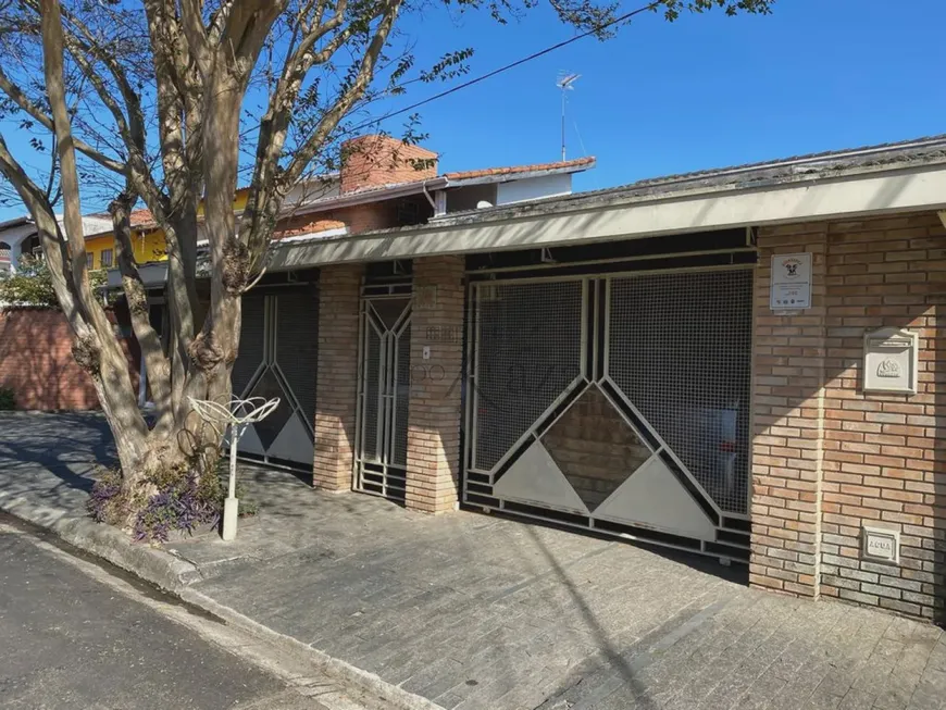 Foto 1 de Casa com 3 Quartos à venda, 185m² em Jardim das Indústrias, São José dos Campos