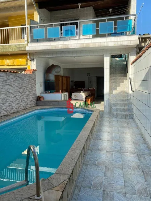 Foto 1 de Casa de Condomínio com 3 Quartos à venda, 191m² em Jardim Imperador, Praia Grande