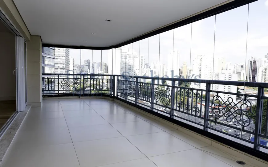 Foto 1 de Apartamento com 3 Quartos à venda, 273m² em Itaim Bibi, São Paulo