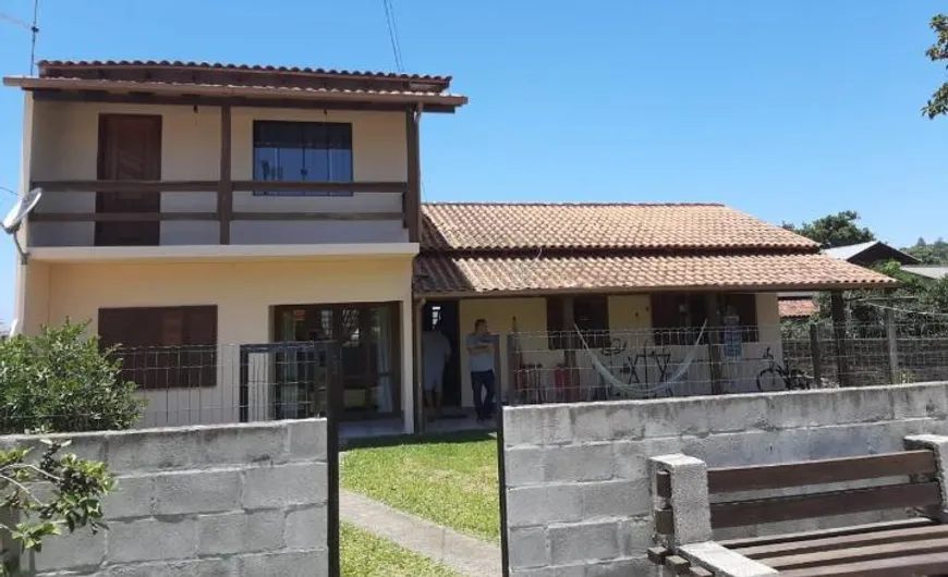 Foto 1 de Casa com 3 Quartos à venda, 150m² em Encantada, Garopaba