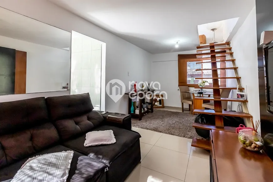 Foto 1 de Apartamento com 2 Quartos à venda, 56m² em Cascadura, Rio de Janeiro