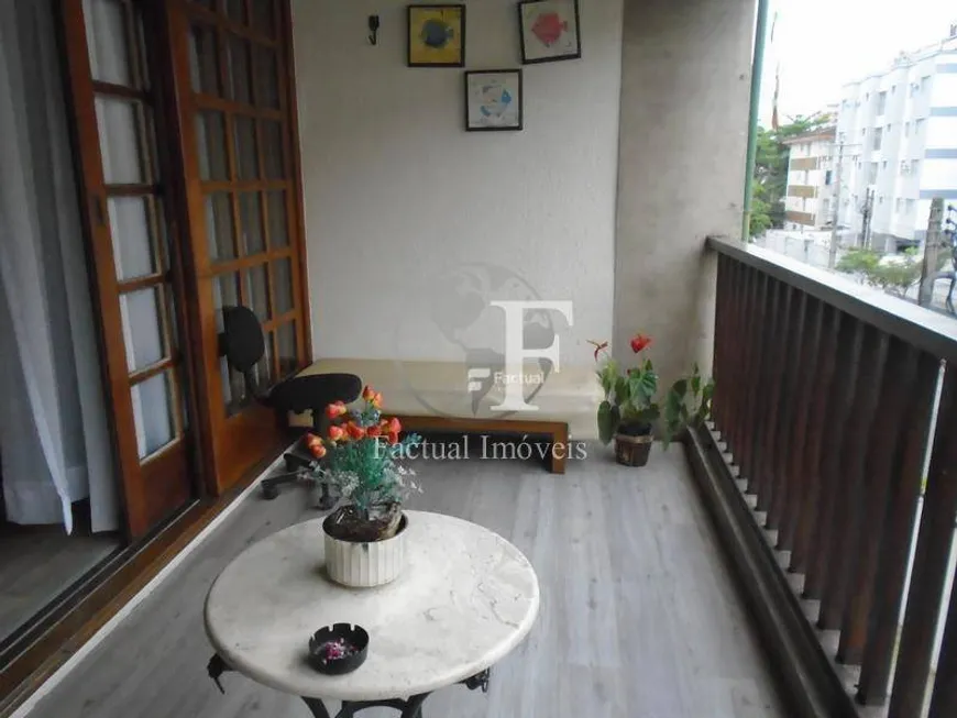 Foto 1 de Apartamento com 4 Quartos à venda, 155m² em Jardim Astúrias, Guarujá