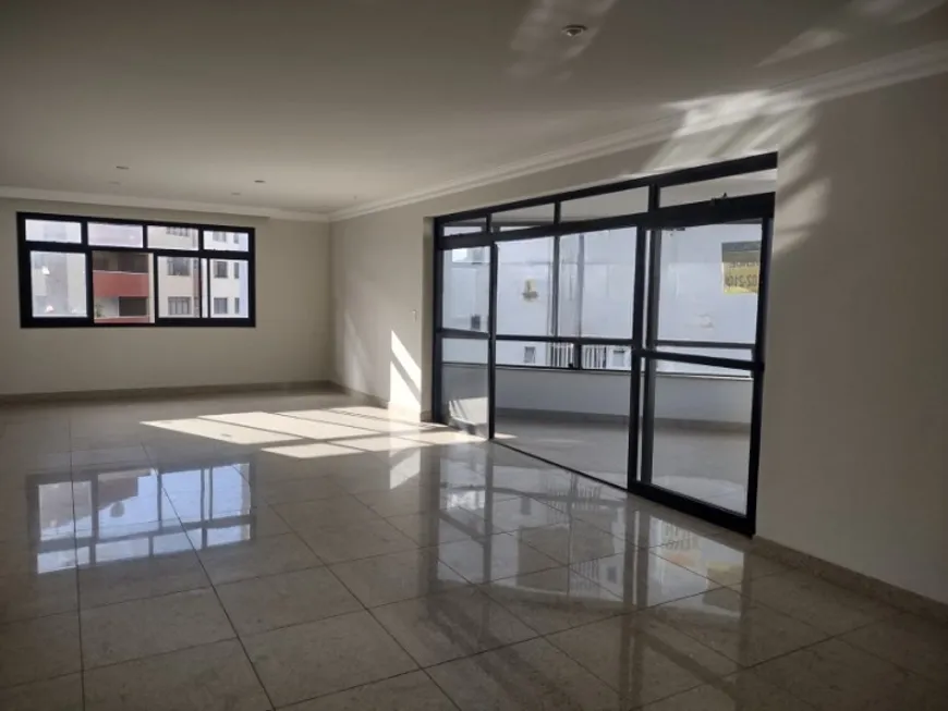 Foto 1 de Apartamento com 4 Quartos à venda, 205m² em Sion, Belo Horizonte