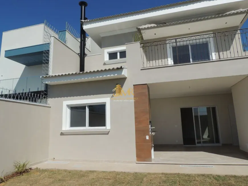 Foto 1 de Sobrado com 3 Quartos à venda, 256m² em Village Mantiqueira, Guaratinguetá