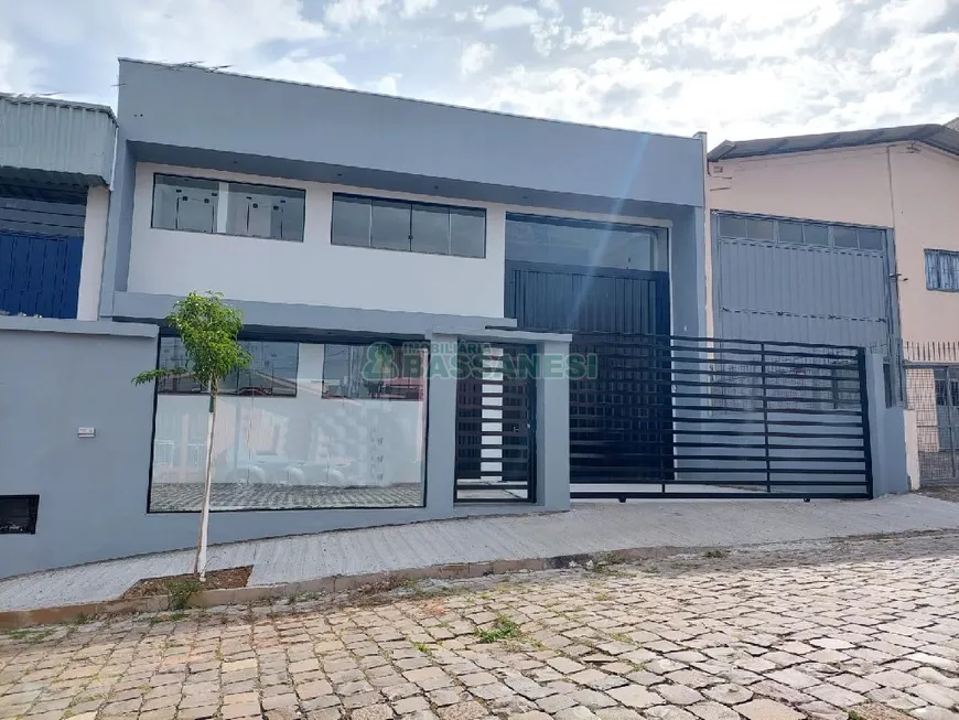 Foto 1 de Galpão/Depósito/Armazém à venda, 319m² em Charqueadas, Caxias do Sul