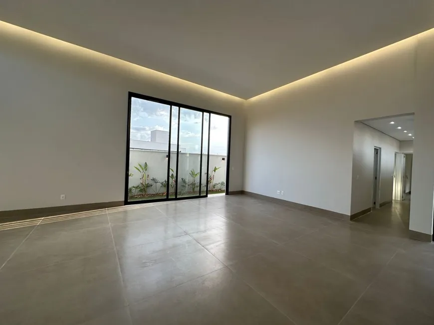 Foto 1 de Casa de Condomínio com 3 Quartos à venda, 231m² em Alphaville, Uberlândia