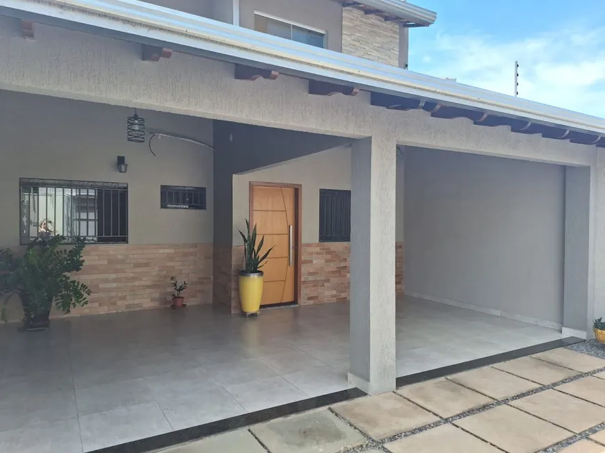 Foto 1 de Casa com 3 Quartos à venda, 160m² em Areão, Cuiabá