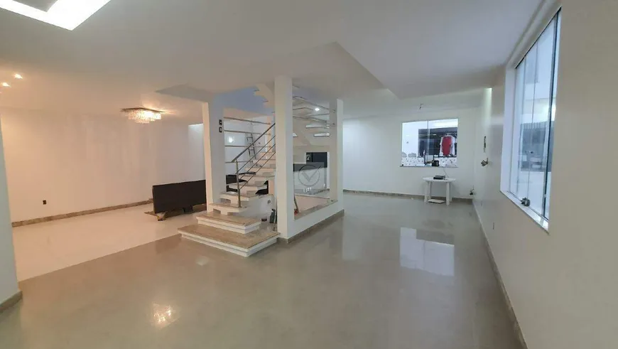 Foto 1 de Casa com 5 Quartos à venda, 300m² em Grageru, Aracaju