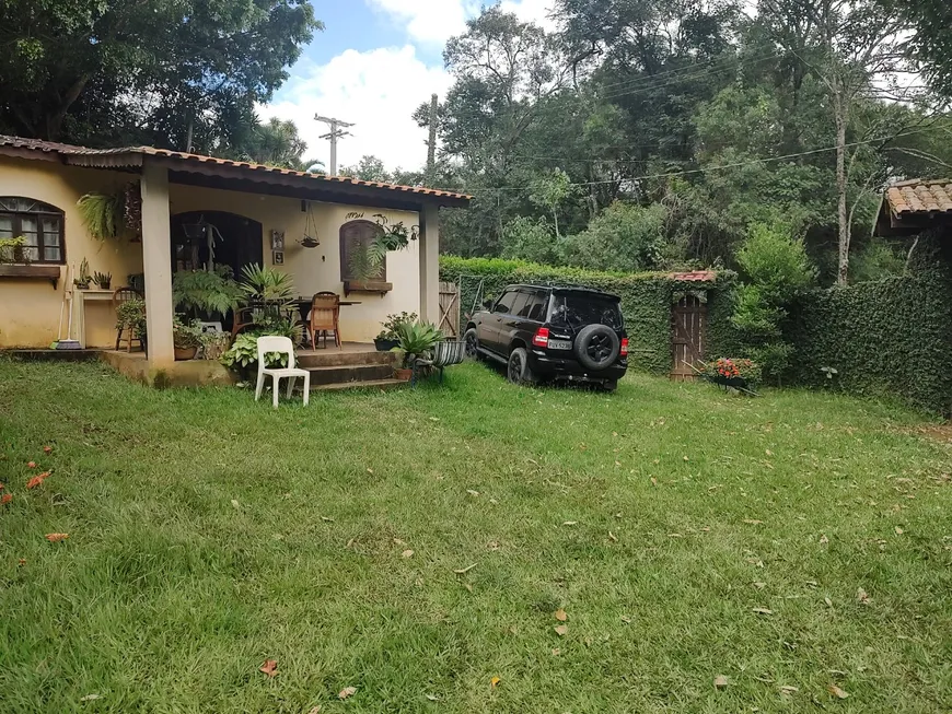 Foto 1 de Fazenda/Sítio com 4 Quartos à venda, 240m² em Centro, Araçariguama