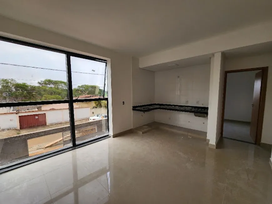 Foto 1 de Apartamento com 2 Quartos à venda, 45m² em Cidade Universitária, Anápolis