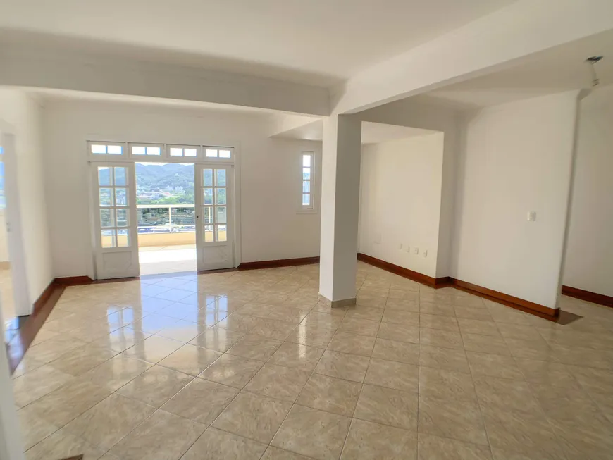 Foto 1 de Apartamento com 4 Quartos à venda, 180m² em Primeiro de Maio, Brusque