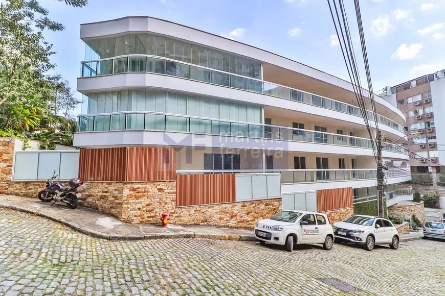 Foto 1 de Apartamento com 4 Quartos à venda, 180m² em Lagoa, Rio de Janeiro