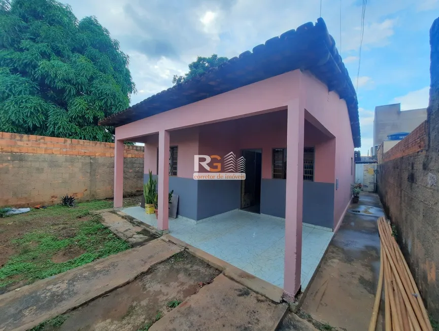 Foto 1 de Casa com 3 Quartos à venda, 100m² em Setor Sul, Formosa