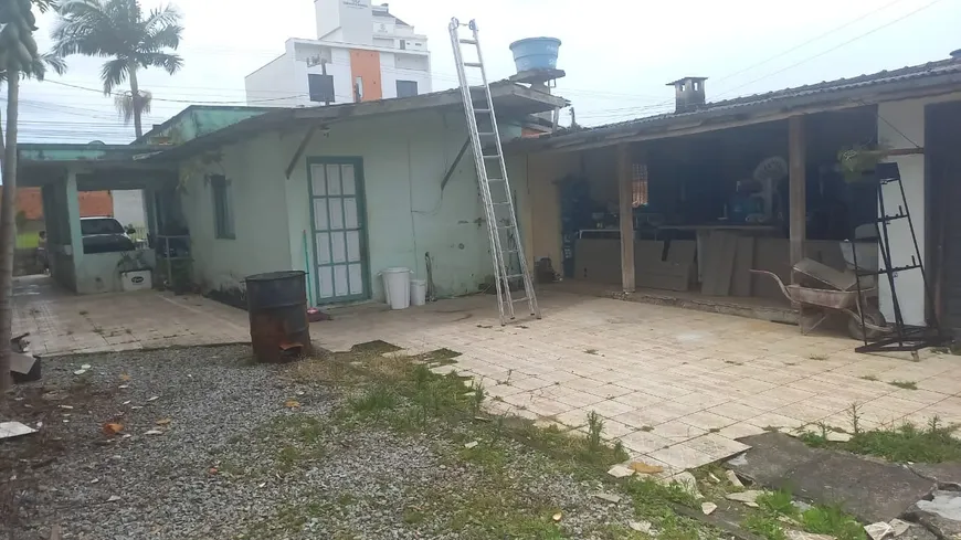 Foto 1 de Lote/Terreno à venda, 490m² em Centro, Camboriú