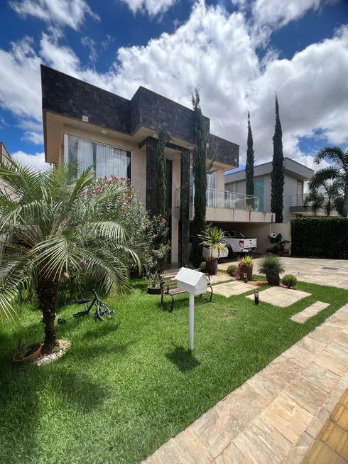 Foto 1 de Casa de Condomínio com 4 Quartos à venda, 253m² em , Goiânia