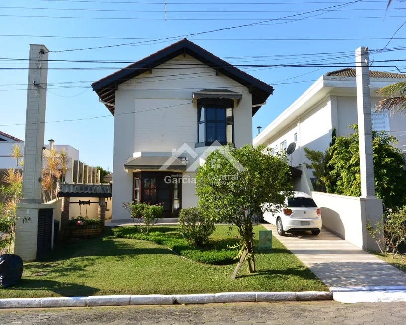 Foto 1 de Casa de Condomínio com 3 Quartos à venda, 234m² em , Peruíbe