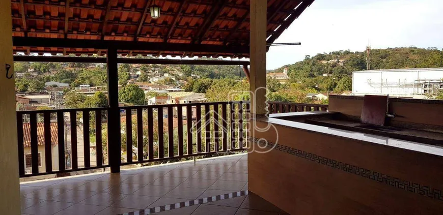 Foto 1 de Casa com 3 Quartos à venda, 240m² em Rio do Ouro, São Gonçalo