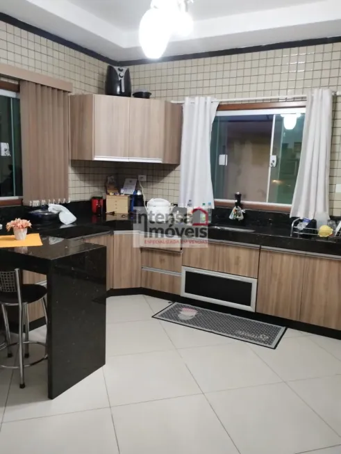 Foto 1 de Casa com 3 Quartos à venda, 160m² em Residencial e Comercial Laerte Asumpcao, Pindamonhangaba