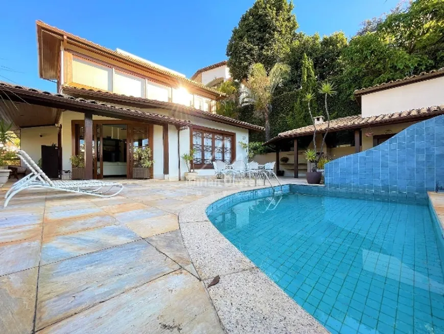 Foto 1 de Casa com 5 Quartos à venda, 489m² em Mangabeiras, Belo Horizonte