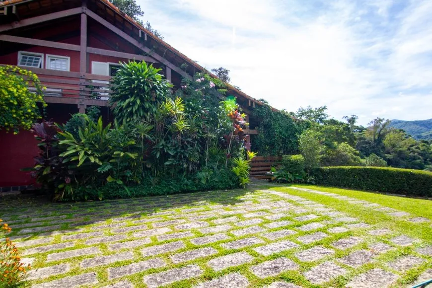 Foto 1 de Casa de Condomínio com 6 Quartos à venda, 144m² em Itaipava, Petrópolis