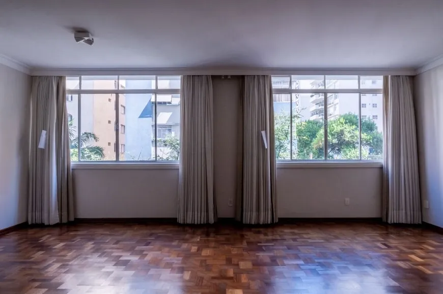 Foto 1 de Apartamento com 3 Quartos para alugar, 169m² em Jardins, São Paulo